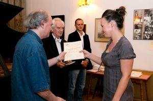 Dyplom otrzymuje Aleksandra Ferenc